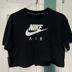 Nike Loose Fit Crop Top